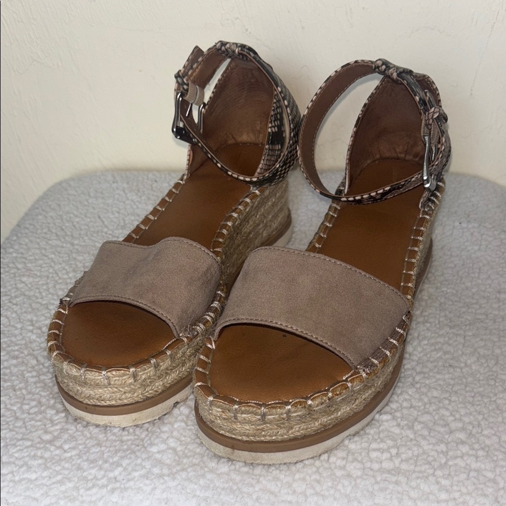 Universal Thread Tan Espadrille Shoes with Braided Details